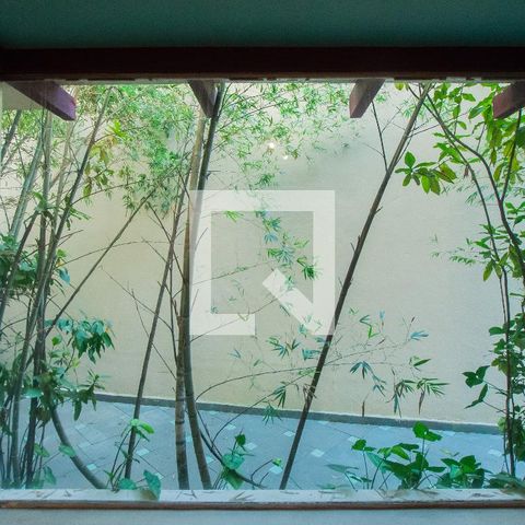 Casa à venda com 350m², 3 quartos e 2 vagas Casa à venda com 350m², 3 quartos e 2 vagasSala