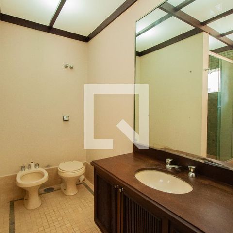 Casa à venda com 350m², 3 quartos e 2 vagas Casa à venda com 350m², 3 quartos e 2 vagasBanheiro dos quartos 1 e 2