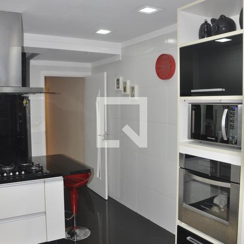 Casa para alugar com 250m², 3 quartos e 5 vagasCozinha