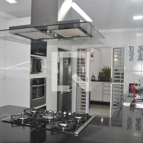 Casa para alugar com 250m², 3 quartos e 5 vagasCozinha