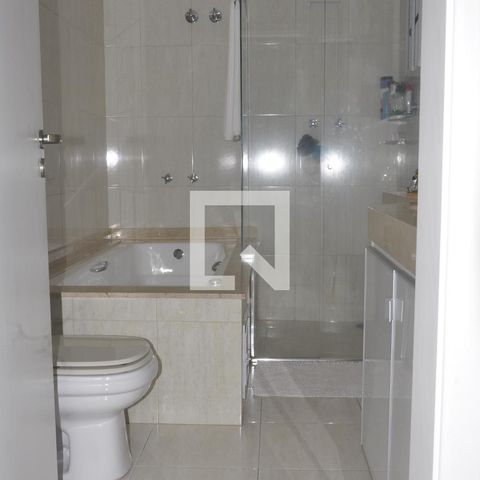 Casa para alugar com 250m², 3 quartos e 5 vagasBanheiro do Quarto 1