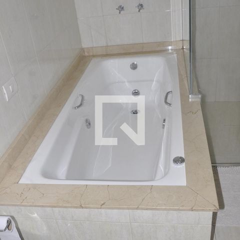 Casa para alugar com 250m², 3 quartos e 5 vagasBanheiro do Quarto 1