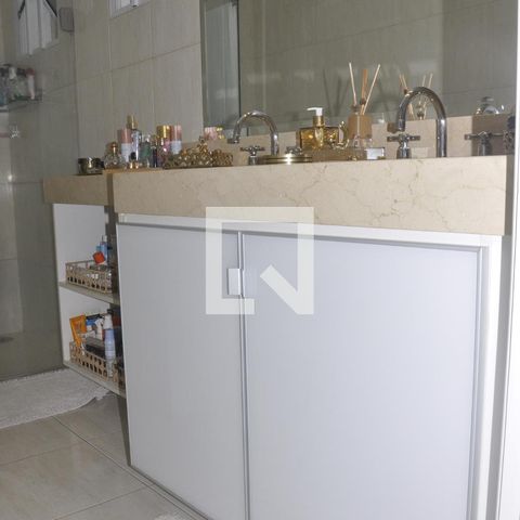 Casa para alugar com 250m², 3 quartos e 5 vagasBanheiro do Quarto 1