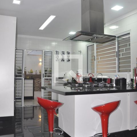 Casa para alugar com 250m², 3 quartos e 5 vagasCozinha