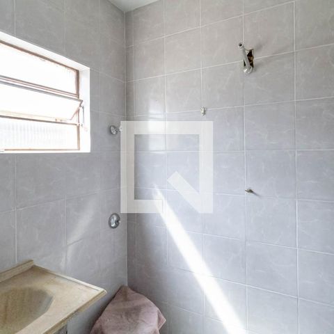 Casa à venda com 220m², 3 quartos e 3 vagasBanheiro da suíte 