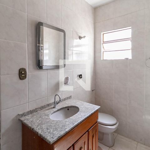 Casa à venda com 220m², 3 quartos e 3 vagasBanheiro social 