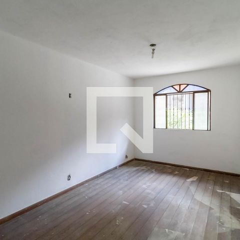 Casa à venda com 220m², 3 quartos e 3 vagasQuarto 2
