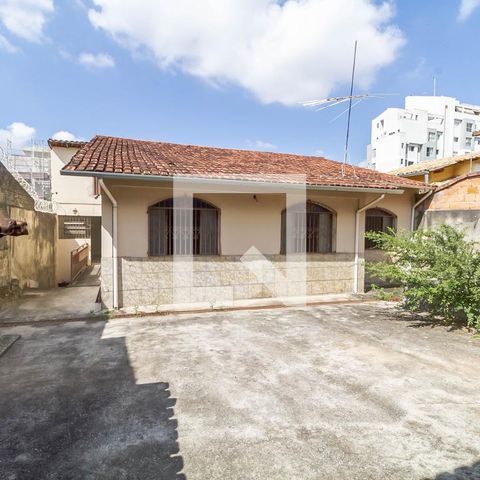 Casa à venda com 220m², 3 quartos e 3 vagasQuintal