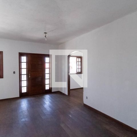 Casa à venda com 220m², 3 quartos e 3 vagasSala 1