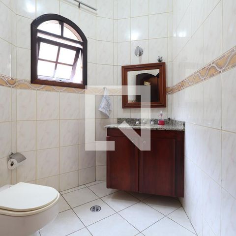 Casa para alugar com 218m², 3 quartos e 3 vagasBanheiro