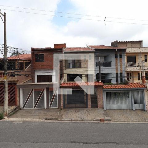 Casa para alugar com 218m², 3 quartos e 3 vagasFachada