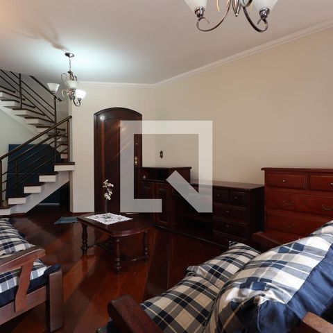 Casa para alugar com 218m², 3 quartos e 3 vagasSala