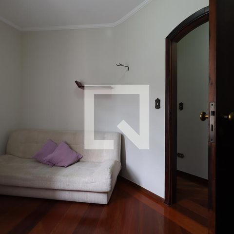 Casa para alugar com 218m², 3 quartos e 3 vagasQuarto