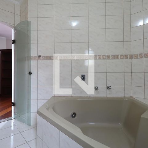 Casa para alugar com 218m², 3 quartos e 3 vagasBanheiro 3