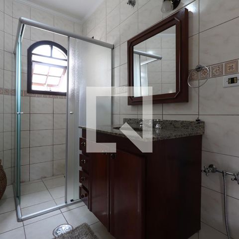 Casa para alugar com 218m², 3 quartos e 3 vagasBanheiro 3