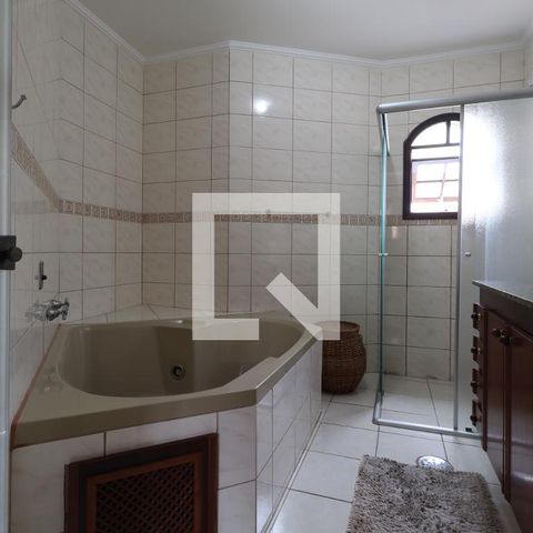 Casa para alugar com 218m², 3 quartos e 3 vagasBanheiro 3