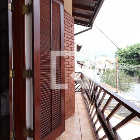Casa para alugar com 218m², 3 quartos e 3 vagasVaranda