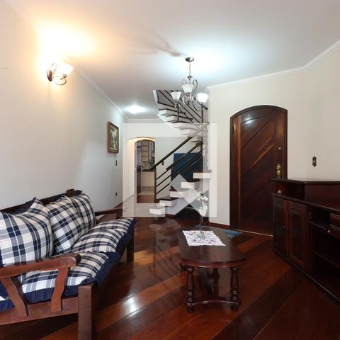 Casa para alugar com 218m², 3 quartos e 3 vagasSala