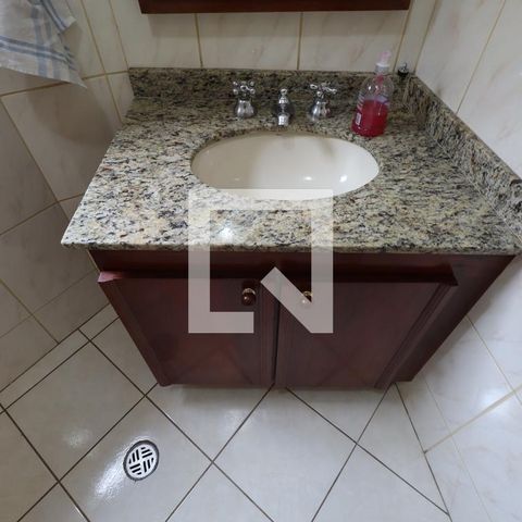 Casa para alugar com 218m², 3 quartos e 3 vagasBanheiro