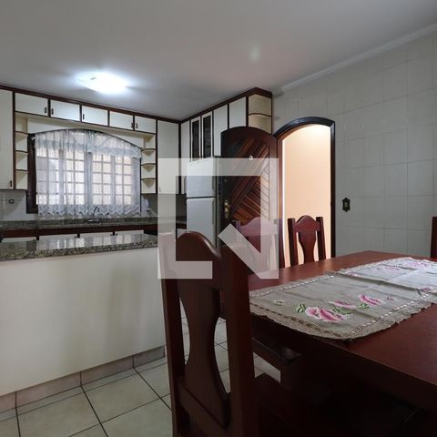 Casa para alugar com 218m², 3 quartos e 3 vagasCozinha