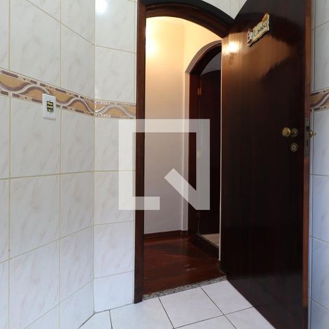 Casa para alugar com 218m², 3 quartos e 3 vagasBanheiro