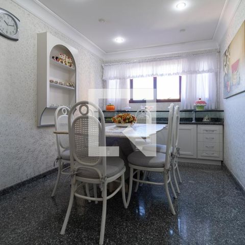 Casa à venda com 331m², 4 quartos e 4 vagasCozinha