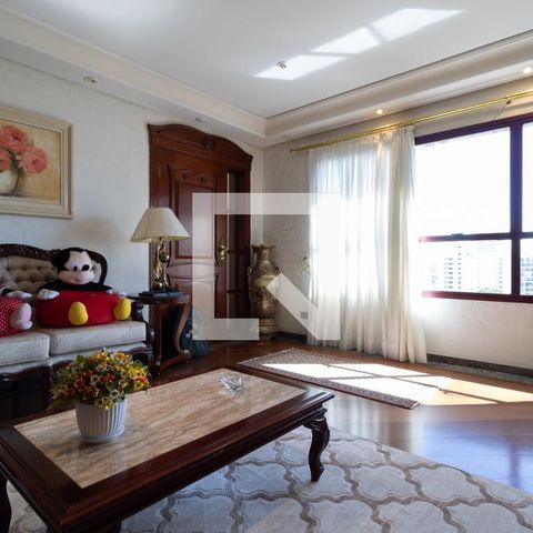 Casa à venda com 331m², 4 quartos e 4 vagasSala 1