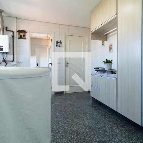 Casa à venda com 331m², 4 quartos e 4 vagasCozinha