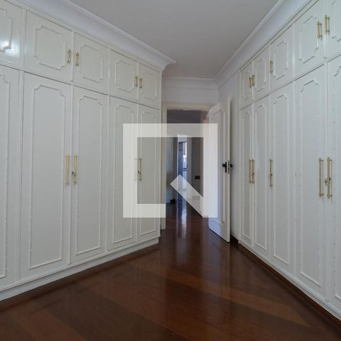 Casa à venda com 331m², 4 quartos e 4 vagasSuite 1