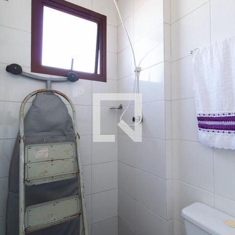 Casa à venda com 331m², 4 quartos e 4 vagasBanheiro Area de Serviço