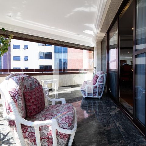 Casa à venda com 331m², 4 quartos e 4 vagasVaranda
