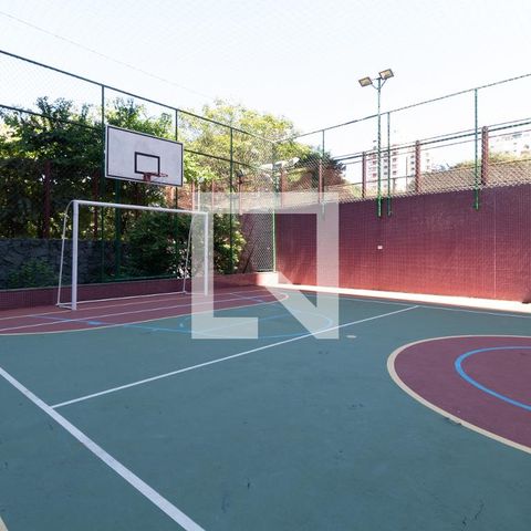 Casa à venda com 331m², 4 quartos e 4 vagasQuadra