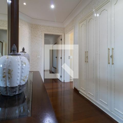 Casa à venda com 331m², 4 quartos e 4 vagasHall
