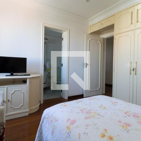 Casa à venda com 331m², 4 quartos e 4 vagasSuíte 3