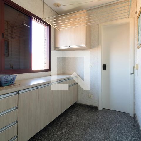 Casa à venda com 331m², 4 quartos e 4 vagasÁrea de Serviço