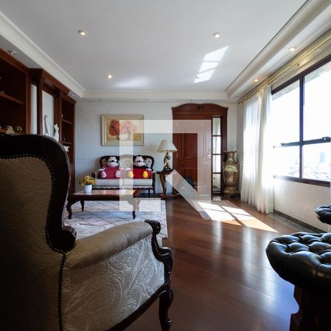 Casa à venda com 331m², 4 quartos e 4 vagasSala 1