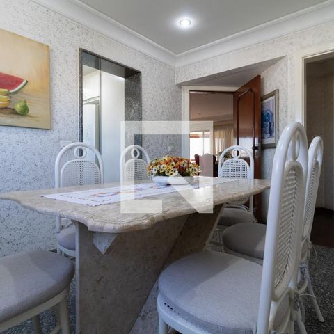Casa à venda com 331m², 4 quartos e 4 vagasCozinha