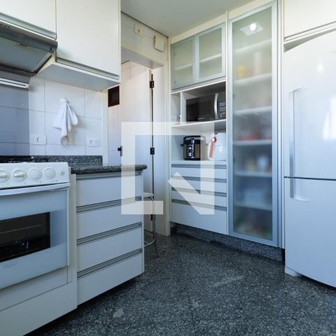 Casa à venda com 331m², 4 quartos e 4 vagasCozinha