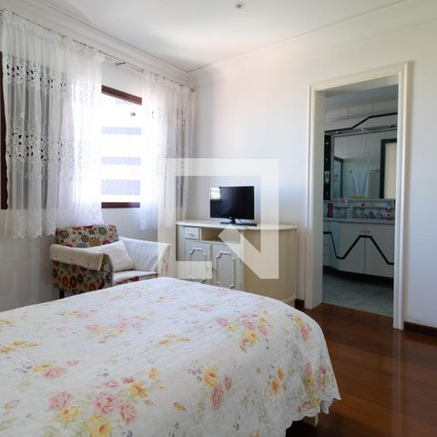 Casa à venda com 331m², 4 quartos e 4 vagasSuíte 3