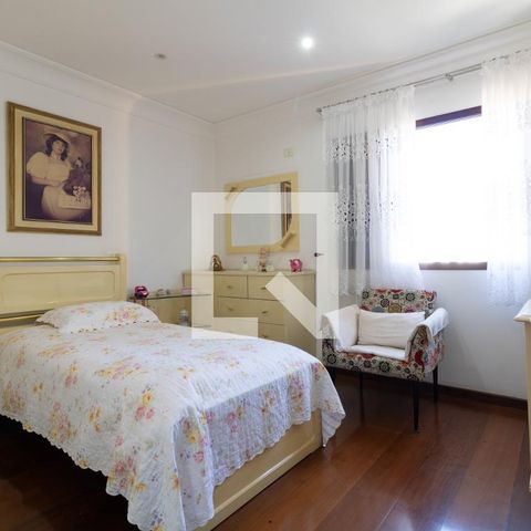 Casa à venda com 331m², 4 quartos e 4 vagasSuíte 3