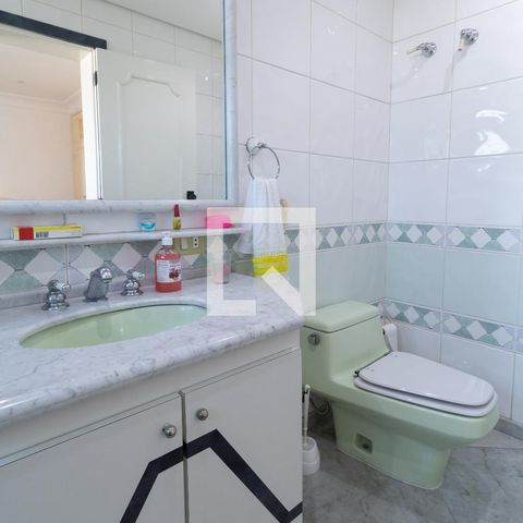Casa à venda com 331m², 4 quartos e 4 vagasBanheiro Suite 3