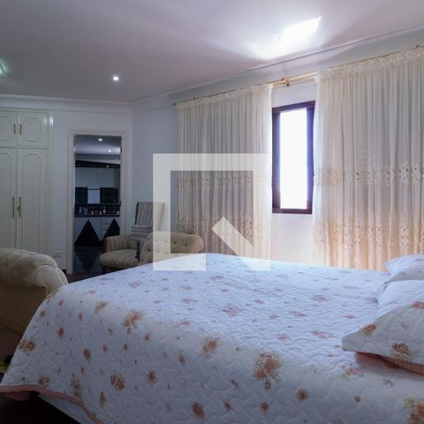 Casa à venda com 331m², 4 quartos e 4 vagasSuite 1