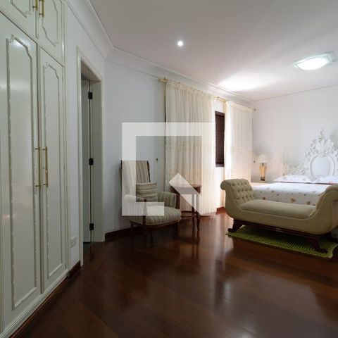 Casa à venda com 331m², 4 quartos e 4 vagasSuite 1