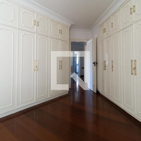 Casa à venda com 331m², 4 quartos e 4 vagasSuite 1