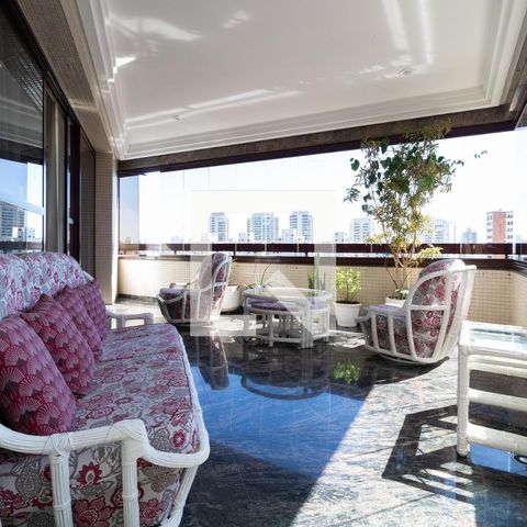 Casa à venda com 331m², 4 quartos e 4 vagasVaranda