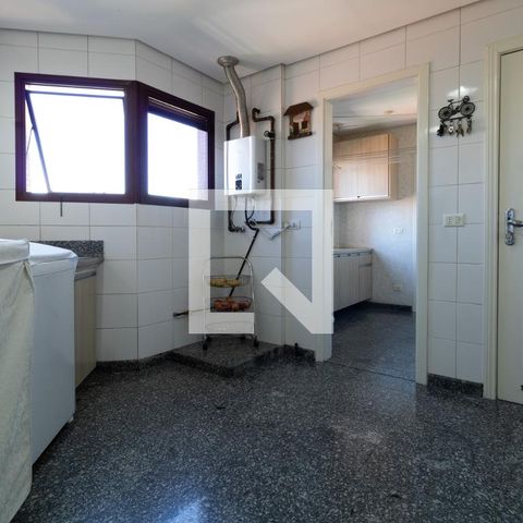Casa à venda com 331m², 4 quartos e 4 vagasCozinha