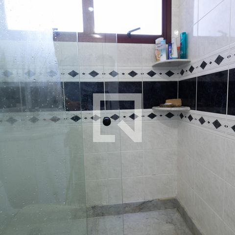 Casa à venda com 331m², 4 quartos e 4 vagasBanheiro Suite 2