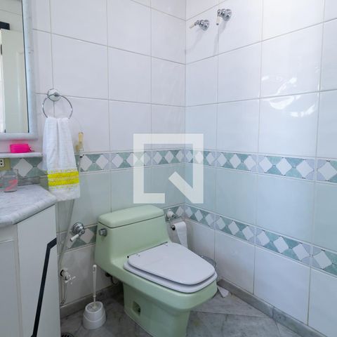 Casa à venda com 331m², 4 quartos e 4 vagasBanheiro Suite 3
