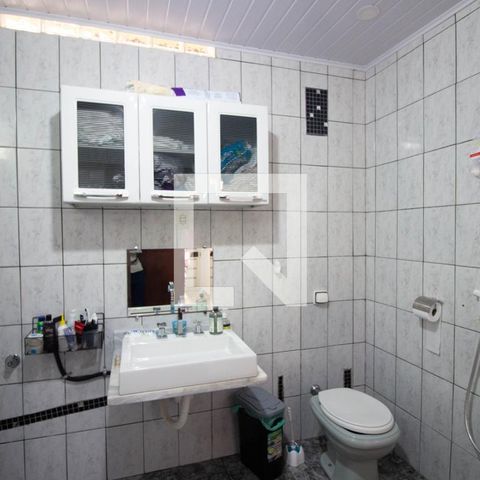 Casa à venda com 250m², 5 quartos e 3 vagasBanheiro da Suíte 1