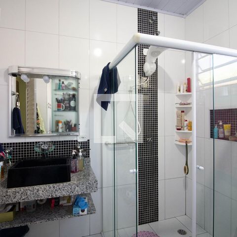 Casa à venda com 250m², 5 quartos e 3 vagasBanheiro 2